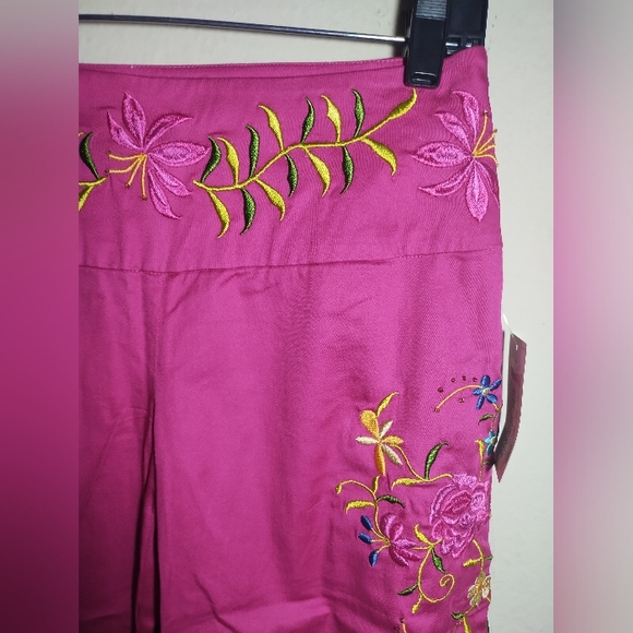 New Que Pants Crop Capri Boho Embroidered Pink - Picture 5 of 16